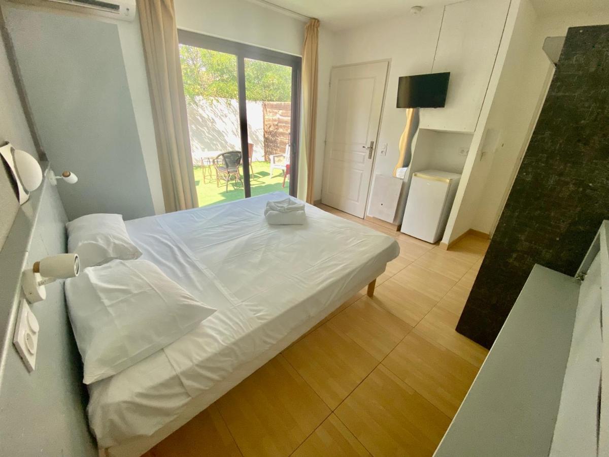 Hotel Acajou อาร์เจเลส-ซัวร์-แมร์ ภายนอก รูปภาพ